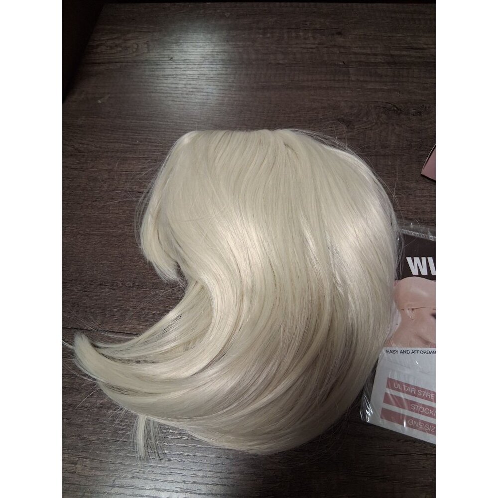 New Short Light Blonde Wig with Cap